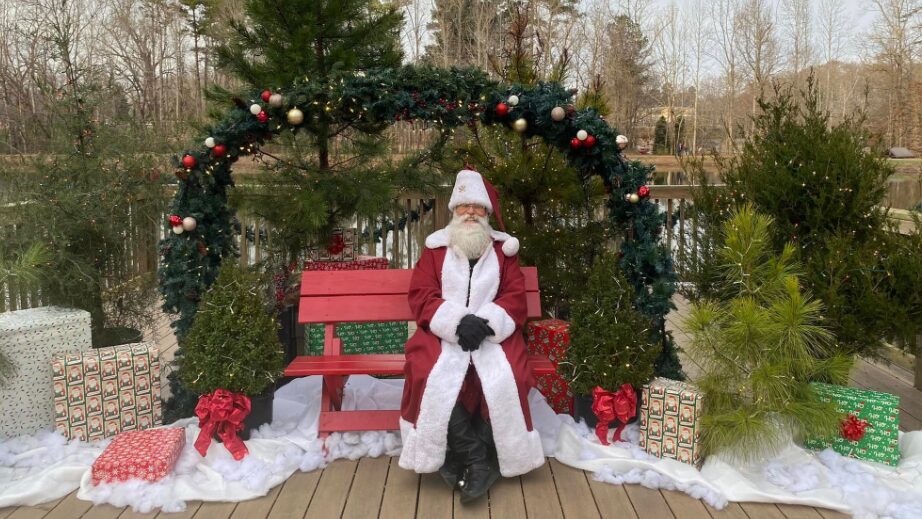 YR-Blog-BodyImage-1column-922x519-campfire-christmas-1