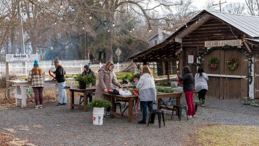 YR-Blog-BodyImage-2column-850x480-christmas-in-the-village-1
